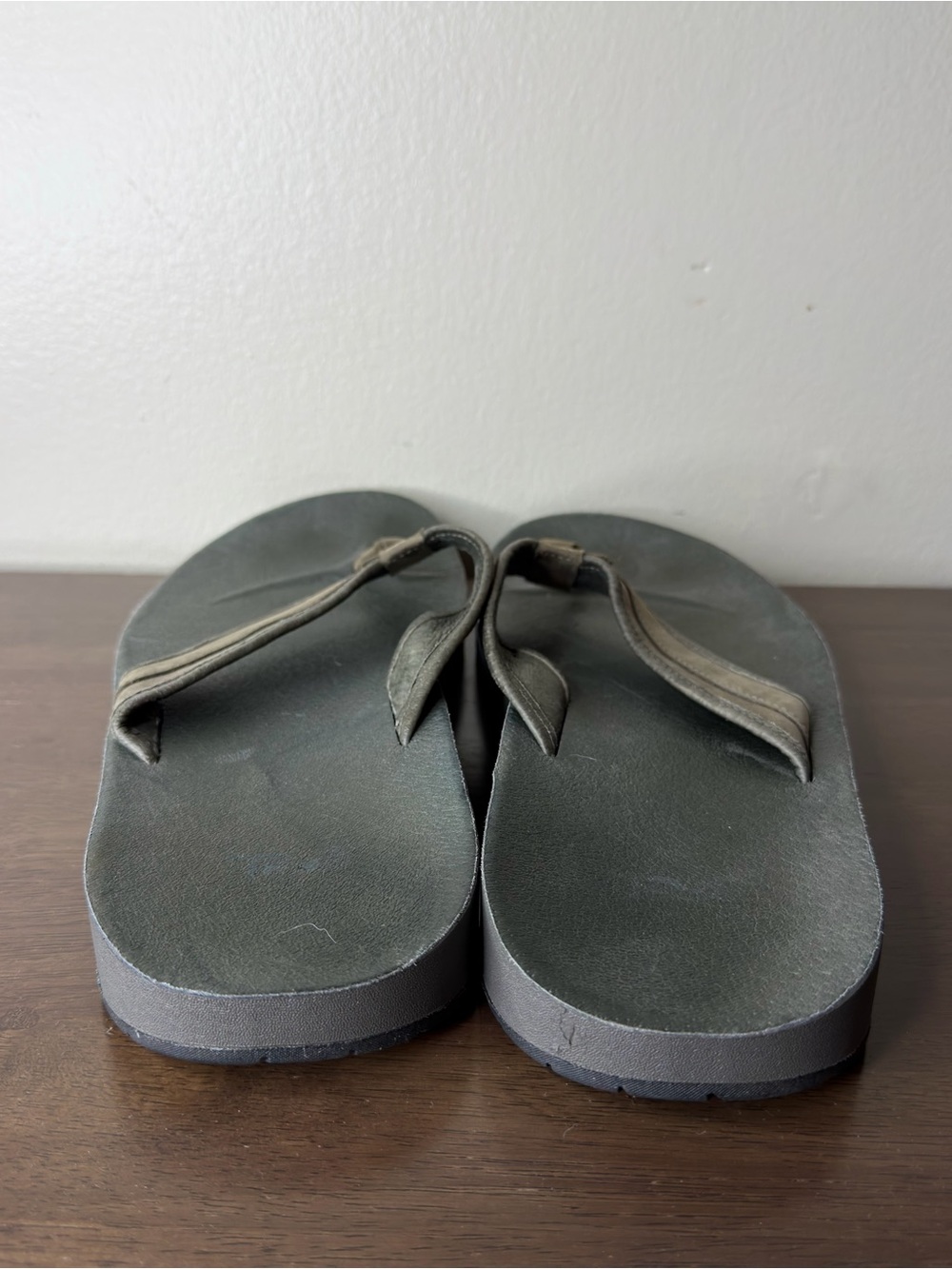 Teva Azure Gray Leather Flip Flop Sandals 12 Mens - Picture 4 of 7